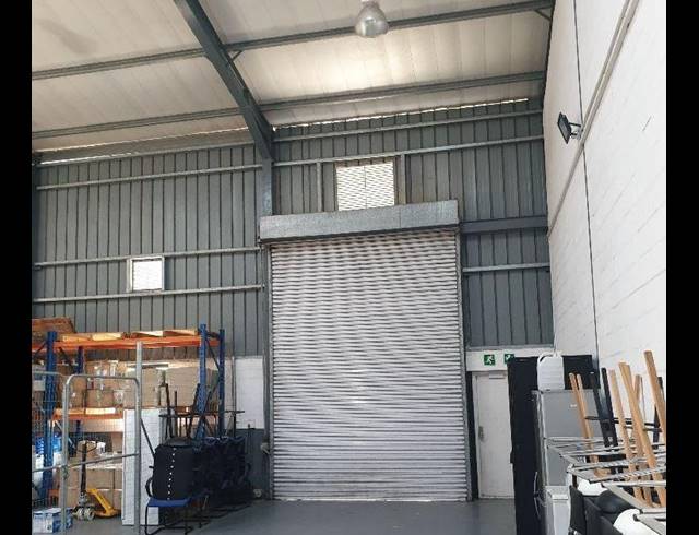 539M² WAREHOUSE TO LET IN MARCONI BEAM INDUSTRIA